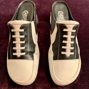 Black & White Carlos by Carlos Santana Mules Sz 7M